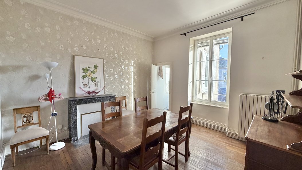 Ensemble immobilier exceptionnel à Nevers – appartement 80 m2 + combles aménageable