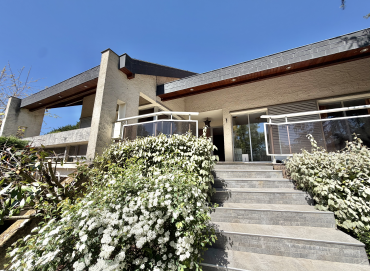 Jolie maison d’architecte à Marzy - secteur recherché bord de Loire